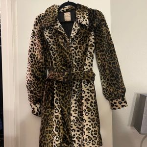 Latulle Leopard Coat with belt